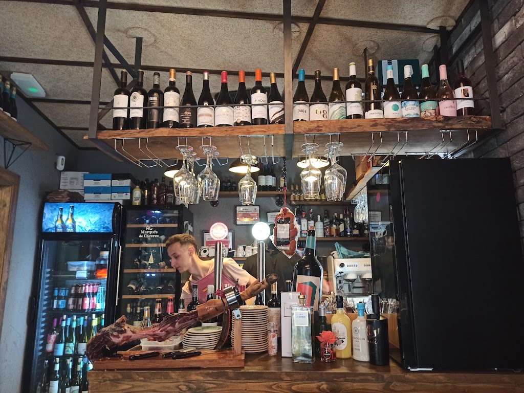 Bar Vino y Mas Elx — Ambiente