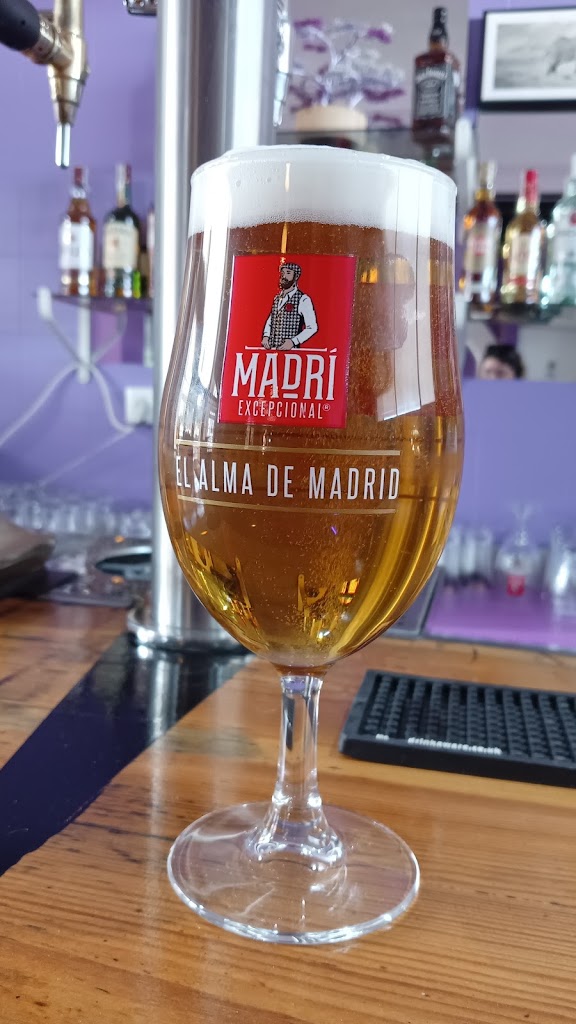 The Jollie Collies Tavern — Comida y bebida
