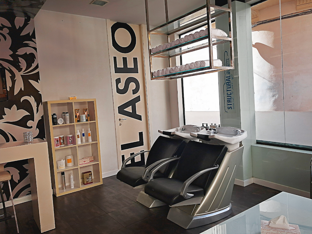 Laura Arosa Salon de Belleza — Interior