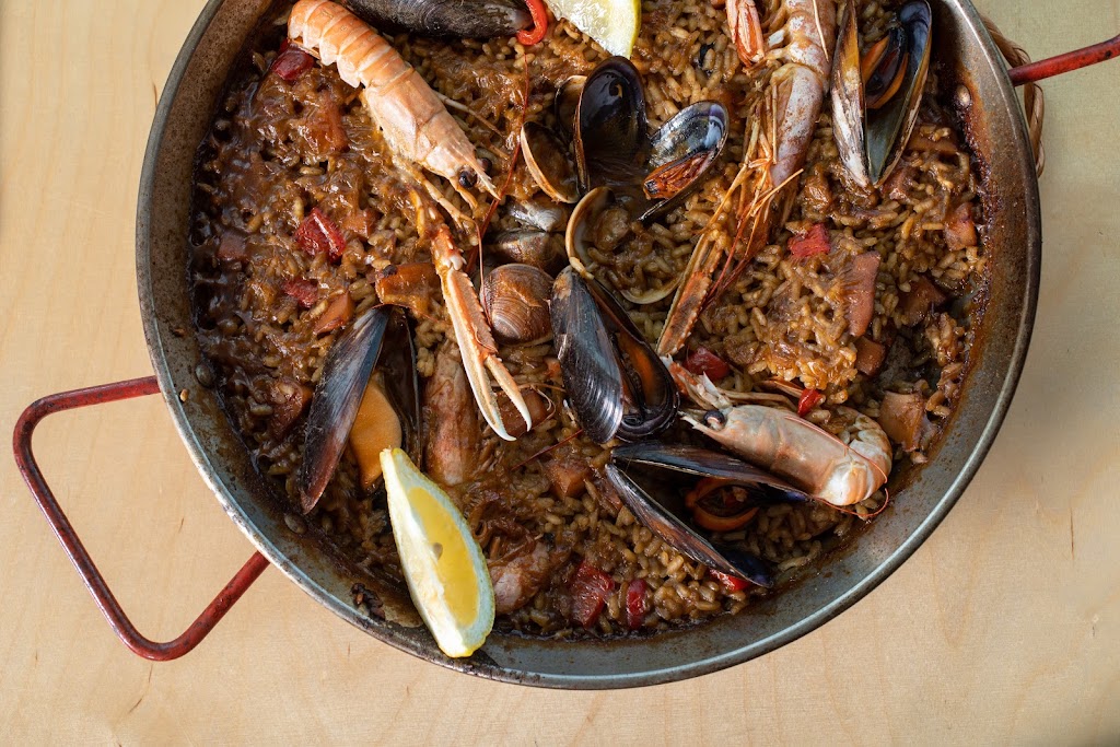 El Tinglado — Paella