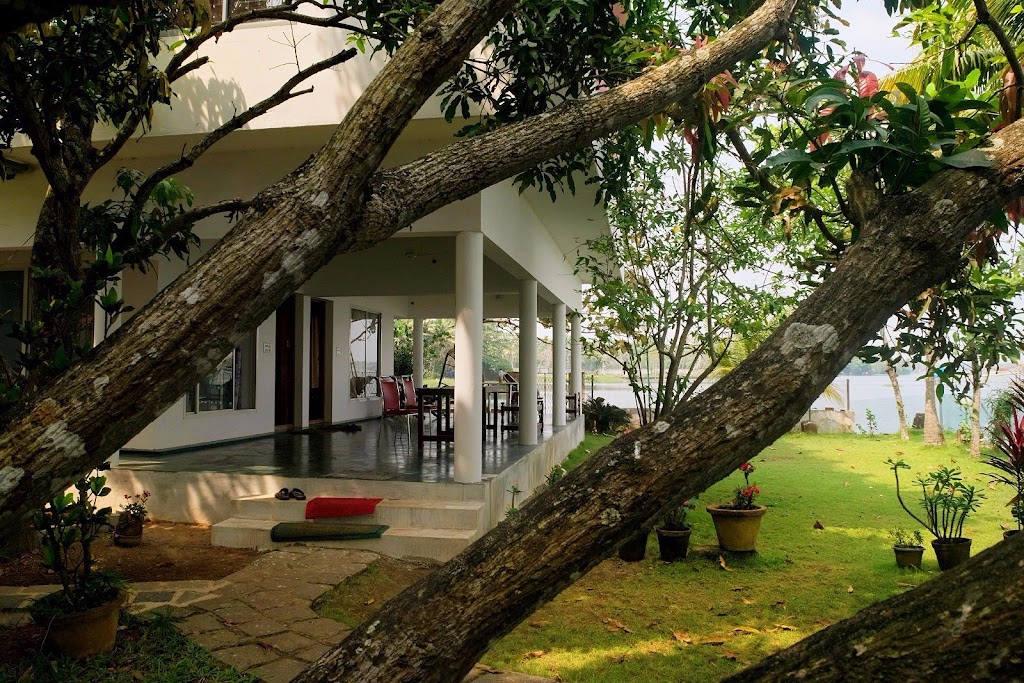 Orchid Lakeview Homestay