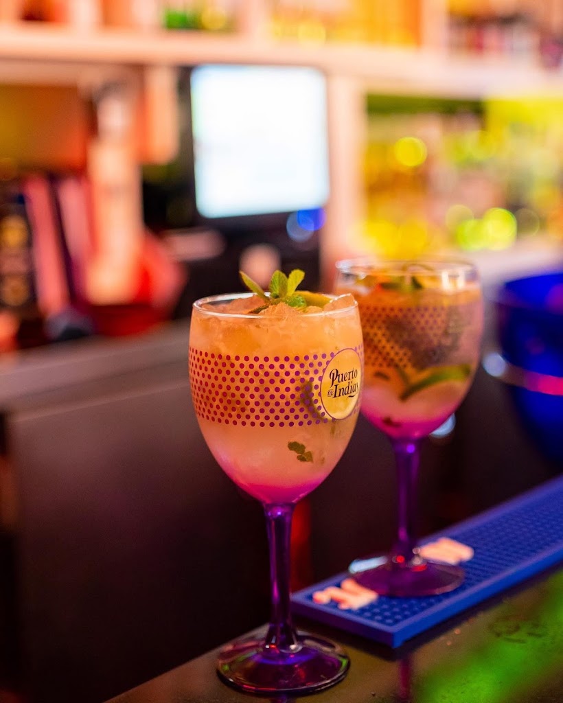 Cafe Bar el 10 — Comida y bebida