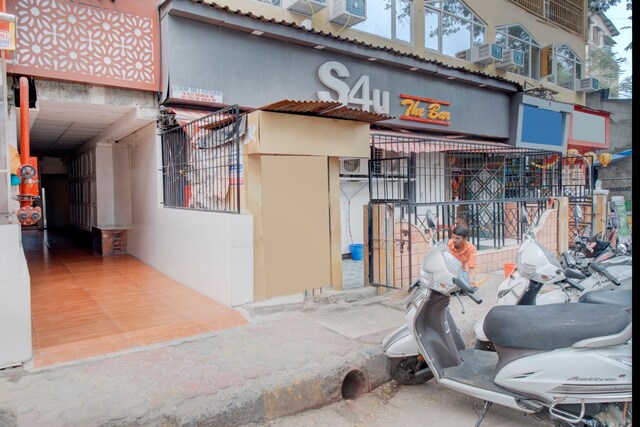 Capital O 75709 Hotel Spring Residency