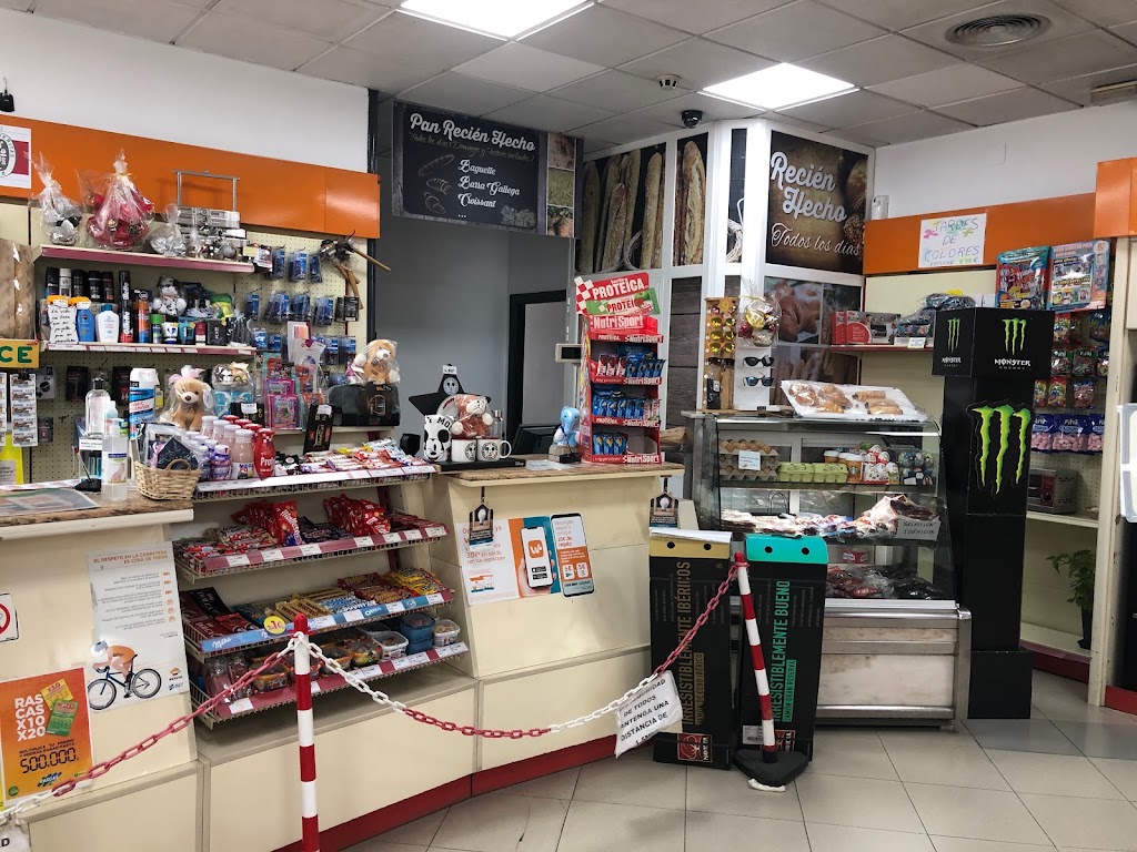 Estacion de Servicio Repsol — Interior