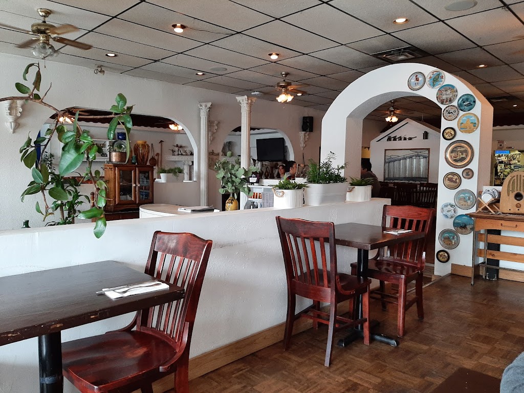 Sfinaki Greek Taverna in Burnaby