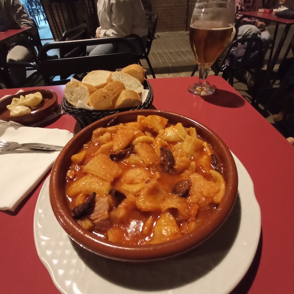 Taberna Penalty — Comida y bebida
