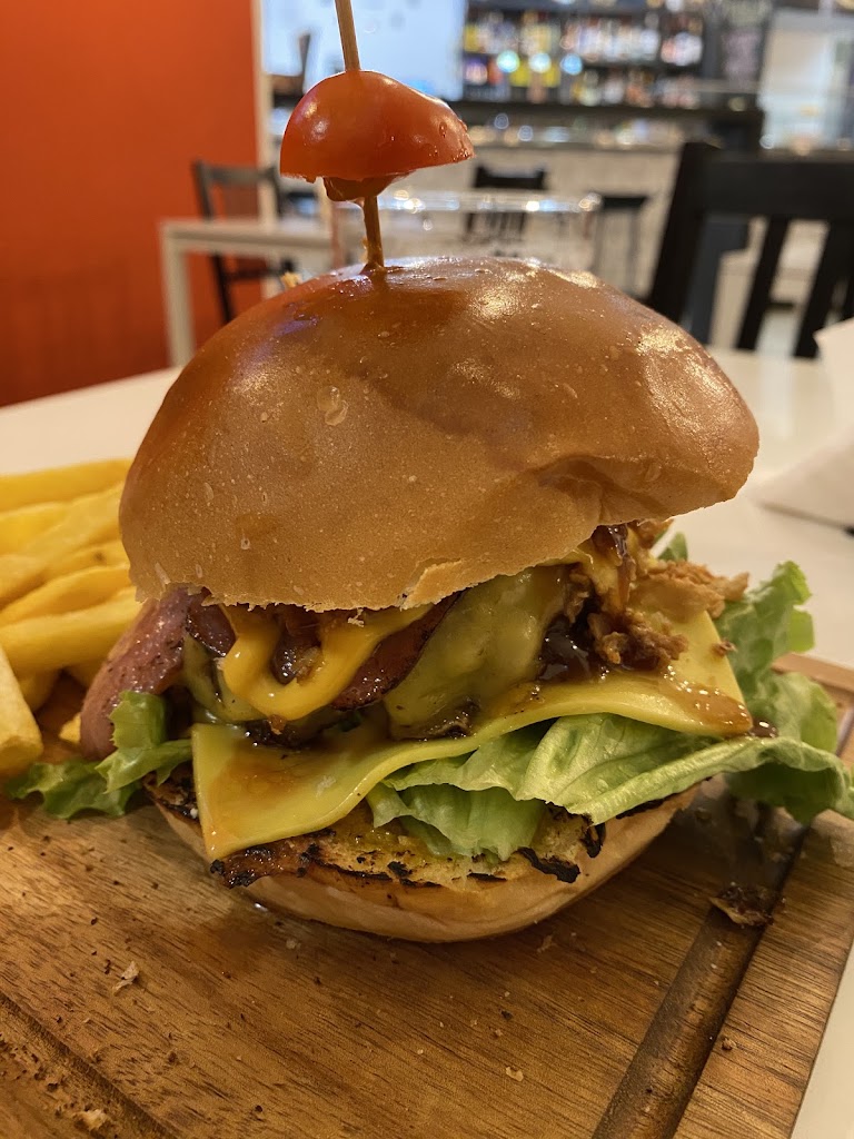 Luna Nueva Restbar — Comida y bebida