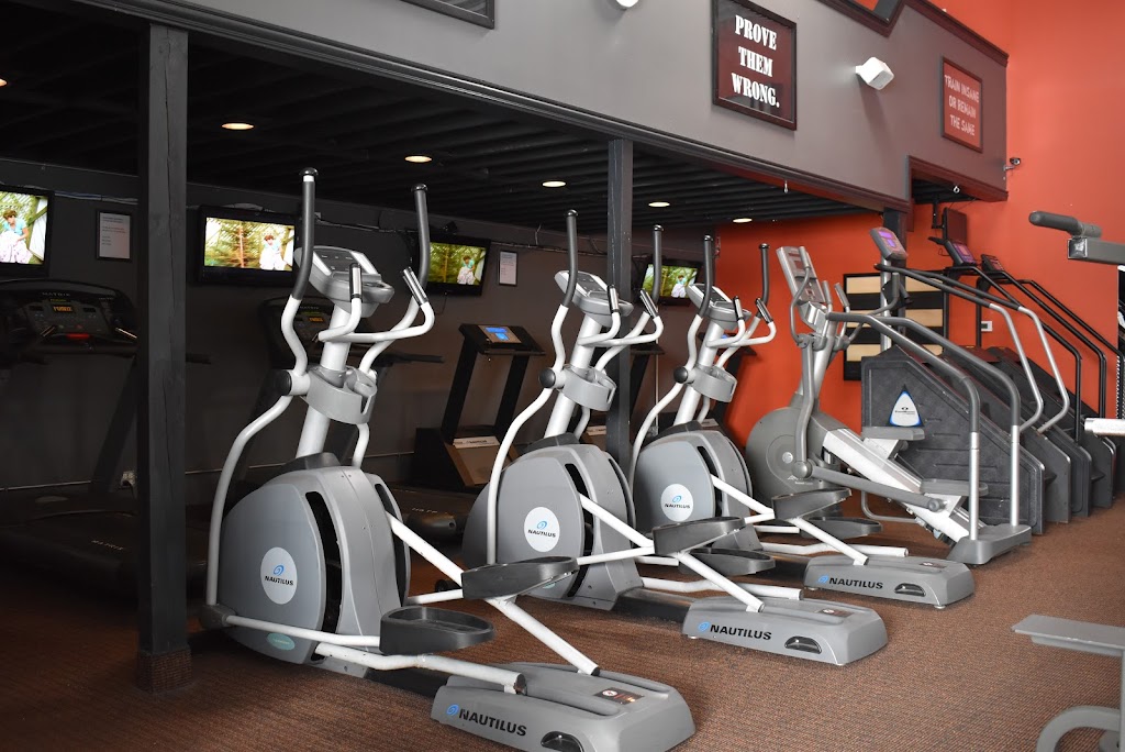  Universal Fitness - Cedar Lake