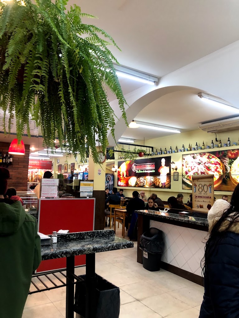 Pizzeria Americana — Ambiente