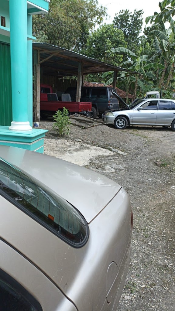 Adelia Bengkel Mobil (Yassin)