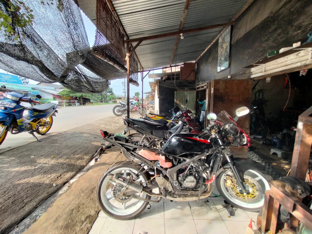 Bengkel motor pak Mamik MMX