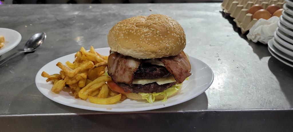 Bar Canto Blanco Restaurante — Comida y bebida