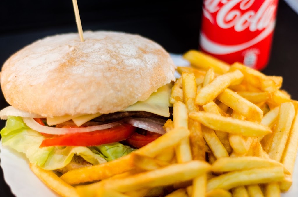 Cafe Bar Hamburgueseria 129 — Comida y bebida