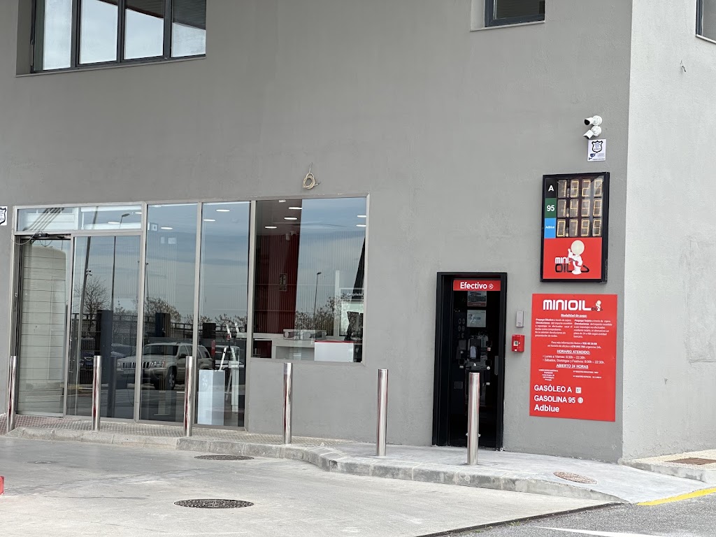 Minioil Peligros — Exterior