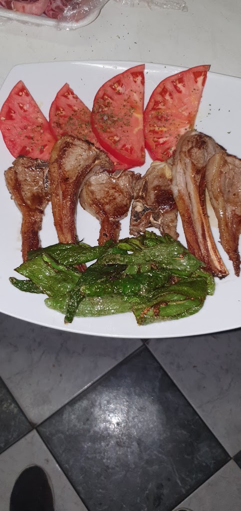 Bar Casa Ernesto — Comida y bebida