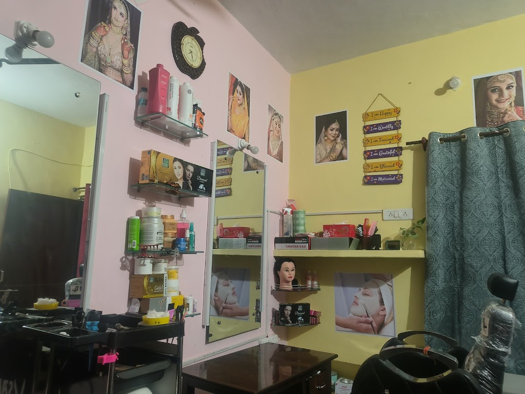 Glamour Glide Makeup Studio