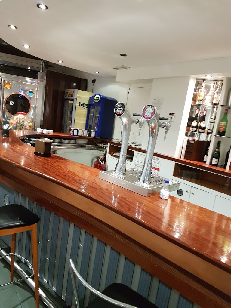 Bar restaurante peones 4