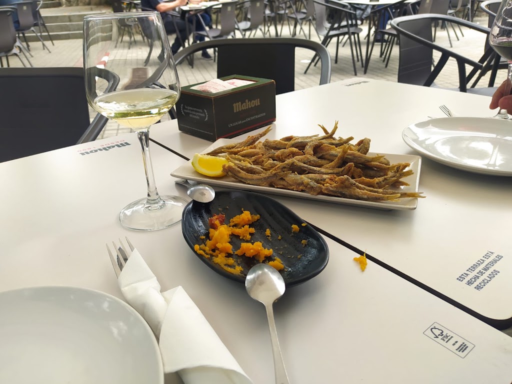 La Buganvilla — Comida y bebida