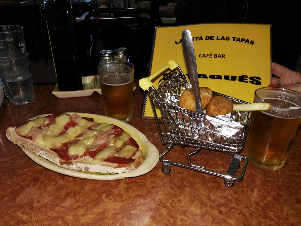 Cafe Bar Sayagues — Comida y bebida