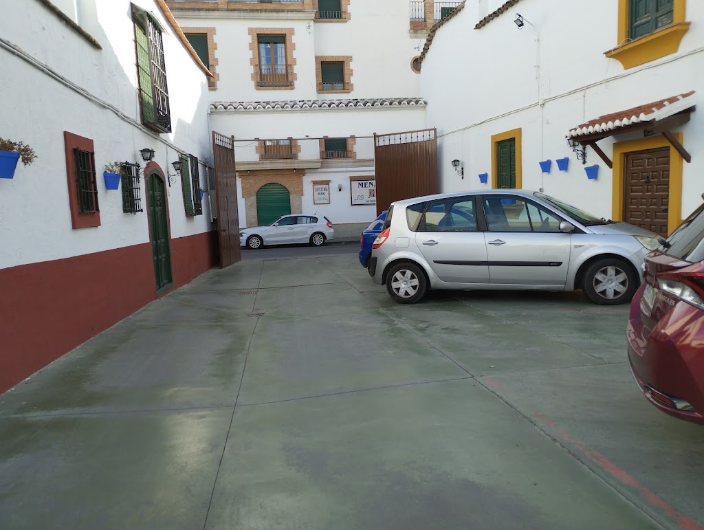 Parking del Hotel Menano — Estacionamiento