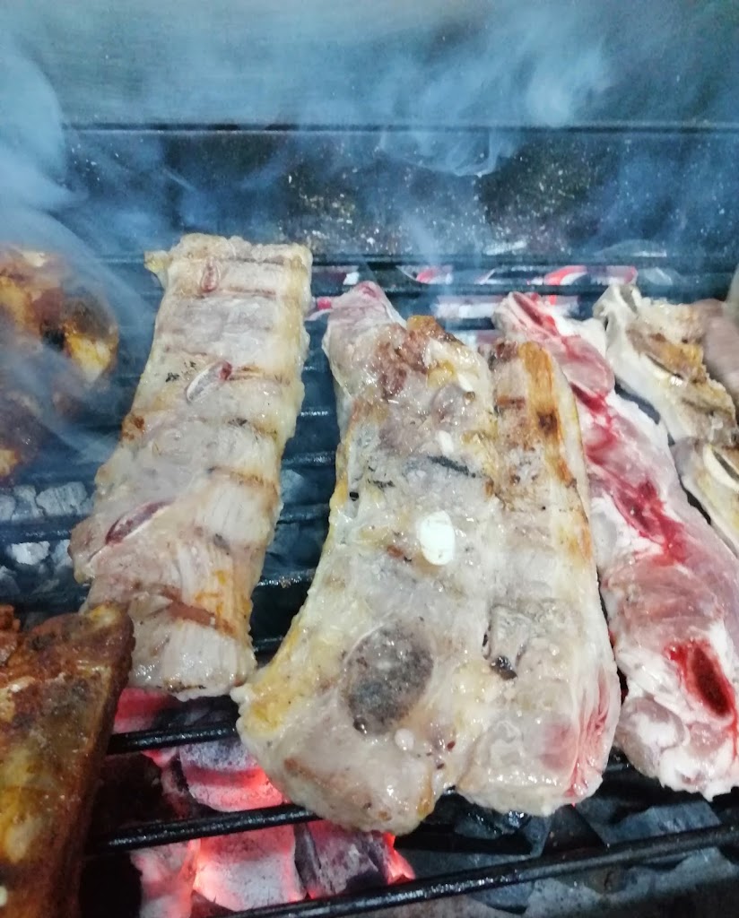 ITAKA BAR — Comida y bebida