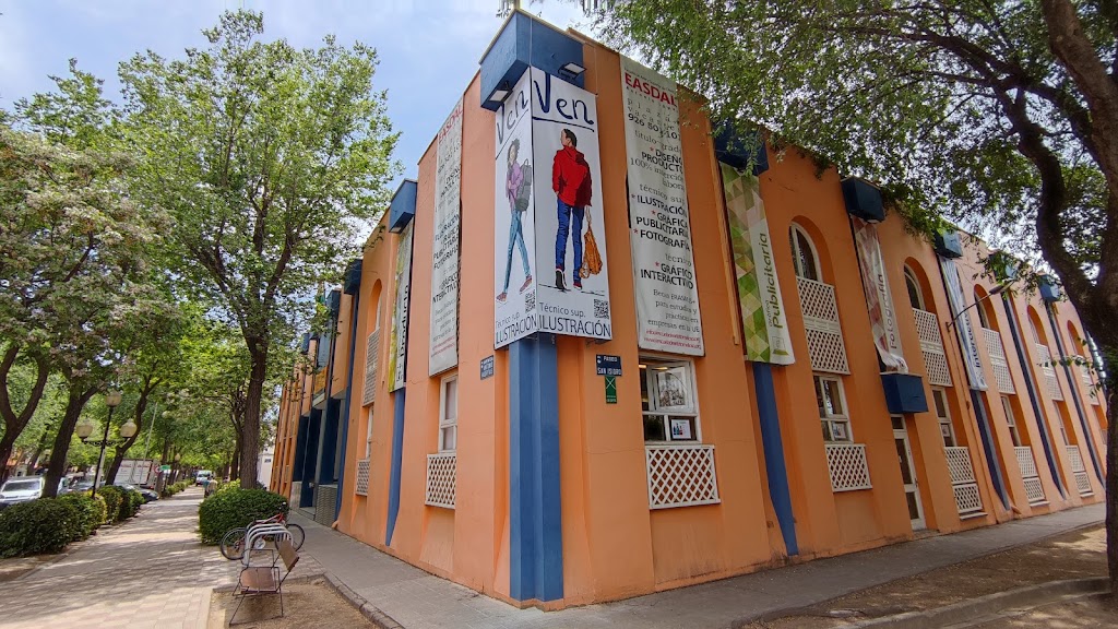 Escuela de Arte y Superior de Diseno Antonio Lopez — Del propietario