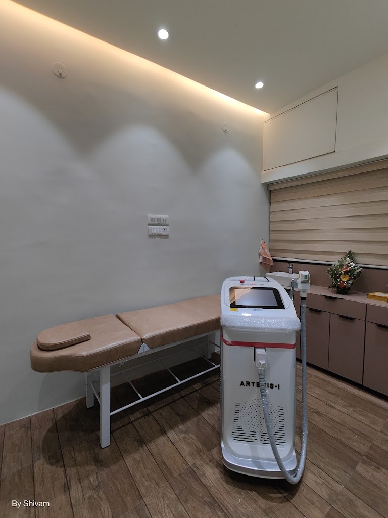 Mirrari Clinics Best Dermatologist Doctor Cosmetologist Anti Aging Treatment Skin Doctor Hair Specialist In Amravati