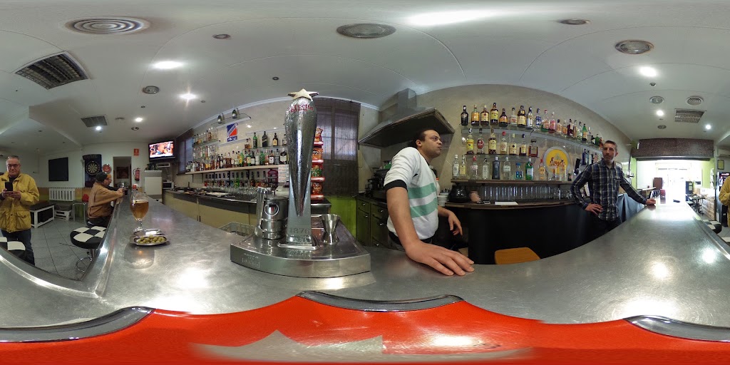 Can Rustic cafe-Bar — Ambiente