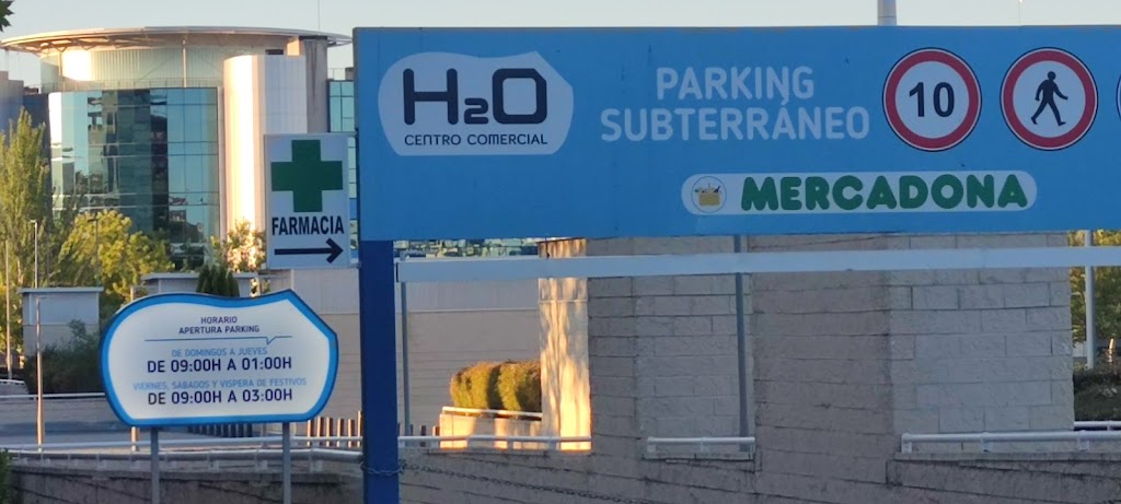 Parking subterraneo del Centro Comercial H2O
