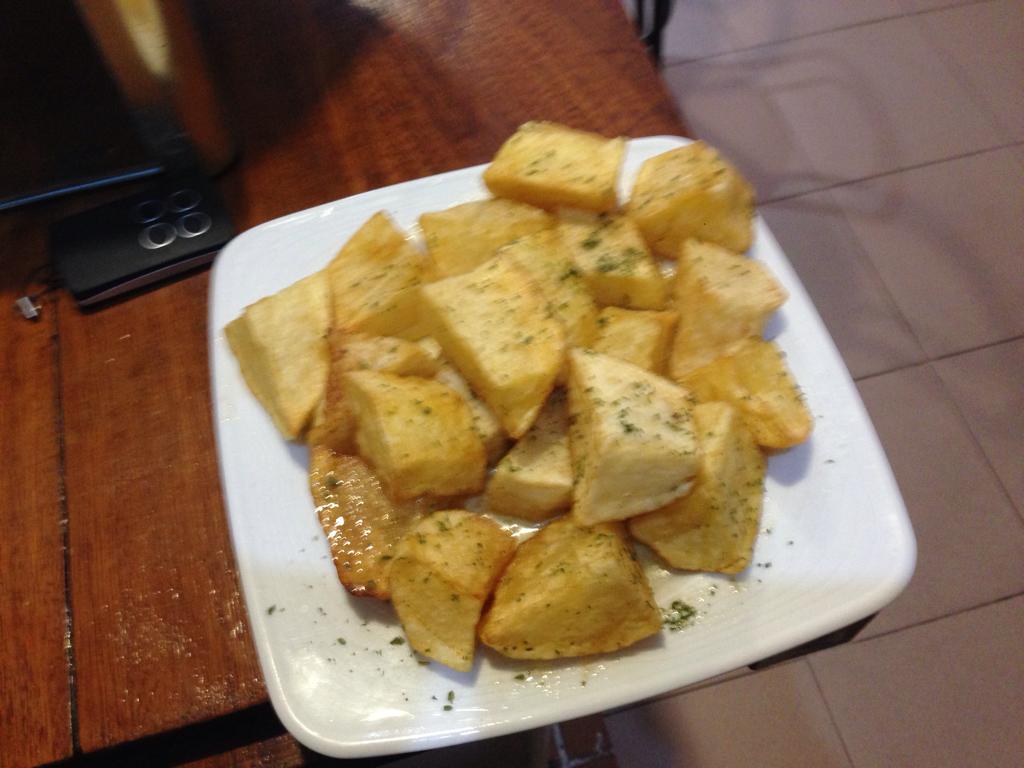 MESON ABANTOS — Comida y bebida