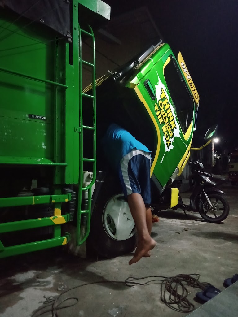 Bengkel Mobil Surya Mandiri
