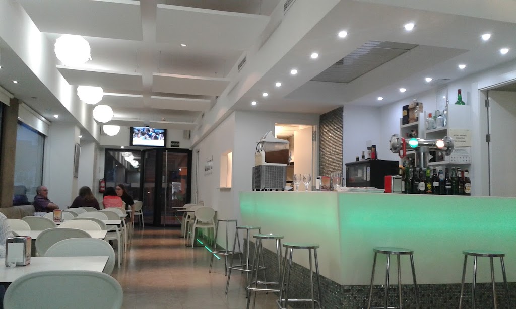 Bar restaurante El Nou Wizard — Ambiente