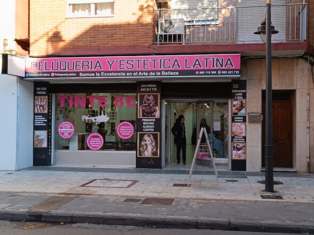 Peluqueria y Estetica Latina