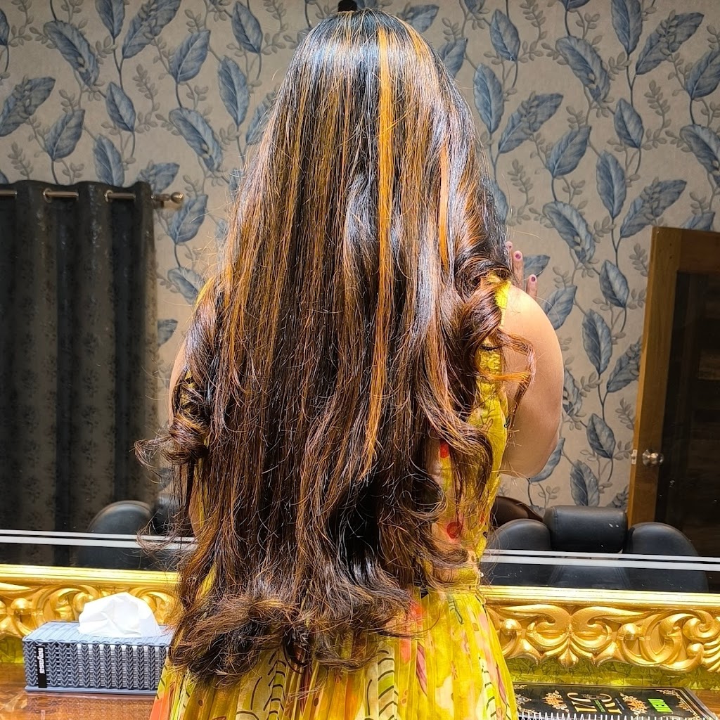 Kajalo Curl Beauty Salon Best Makeup Studio In Vrindavan Yojna Best Salon In Vrindavan Yojna Lucknow