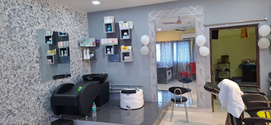 Looks Beauty Parlour