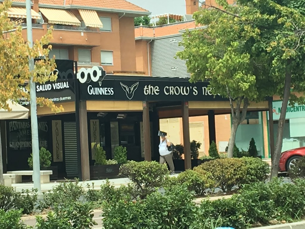 The Crow'S Nest Irish Pub