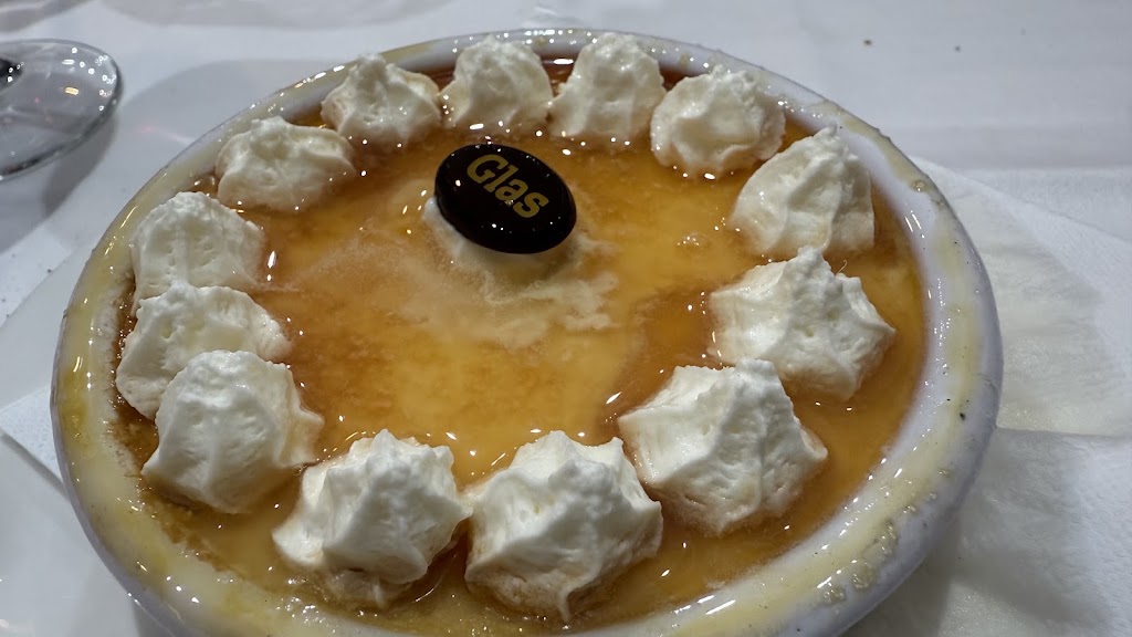 Restaurant Lo Bon Profit — Comida y bebida