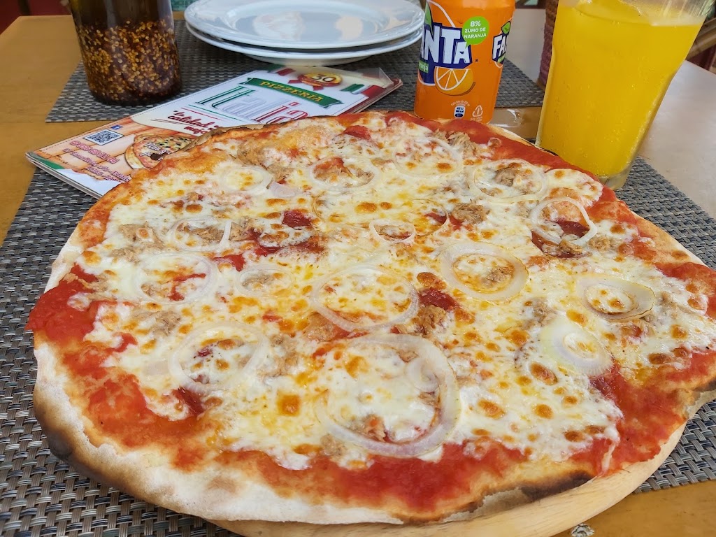 Pizzeria Italia No. 1 — Pizza