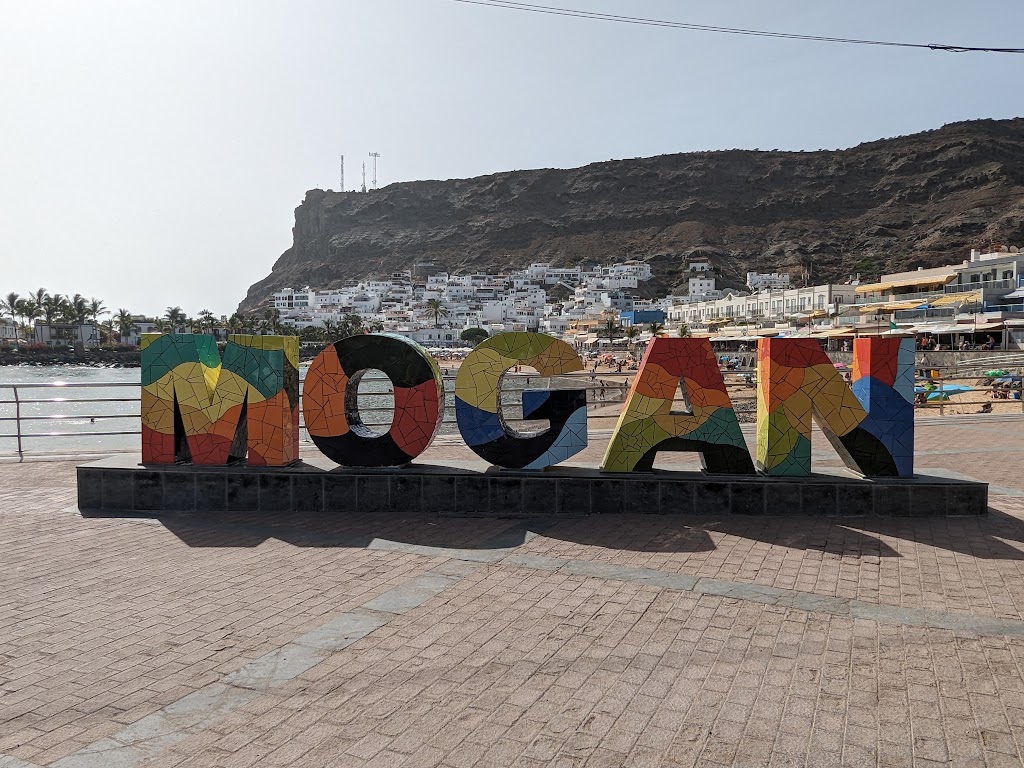 Letras de Mogan — Montana