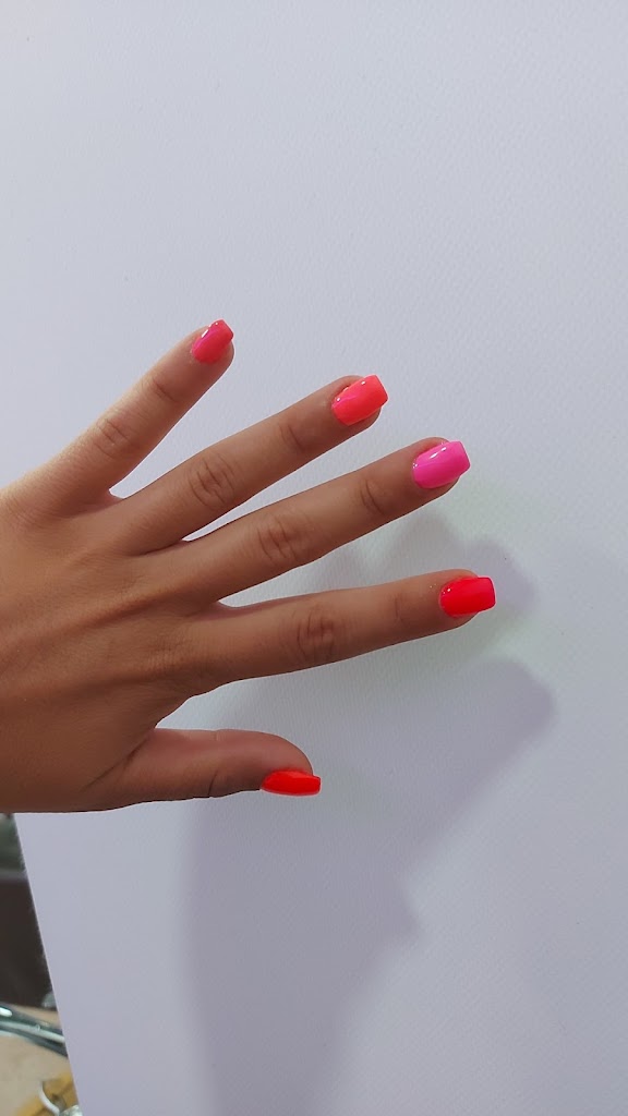 Di Capelli. Peluqueria y Estetica