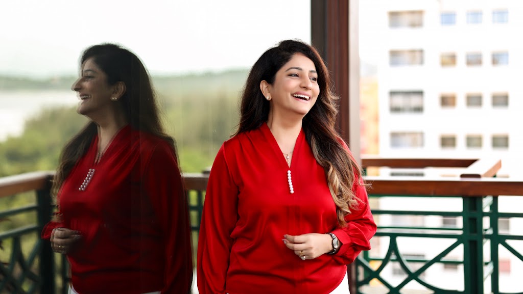 Vivah Beauty Care Harsha Modi Best Bridal Artist Salon Studio