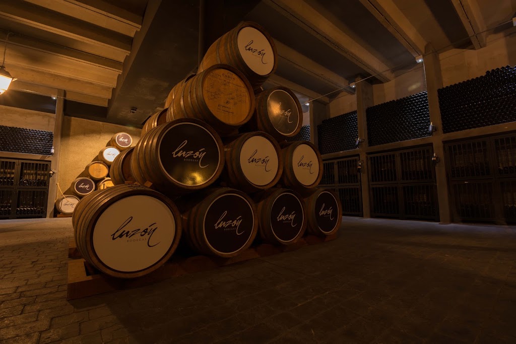 Bodegas Luzon — Del propietario