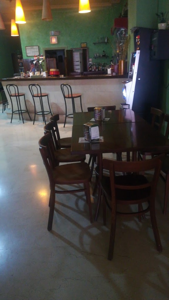 Cafe Bar "El Chato" — Ambiente