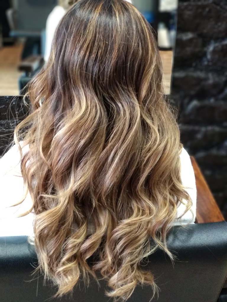 Peluqueria, Estetica y Solarium MAYAN — Peinado