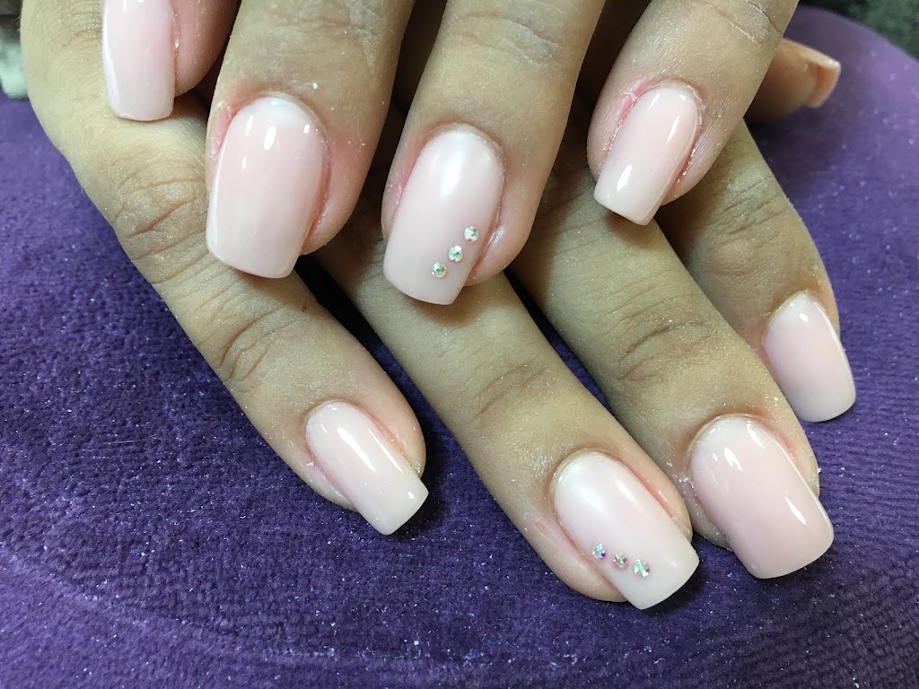 Nuri Nails — Del propietario