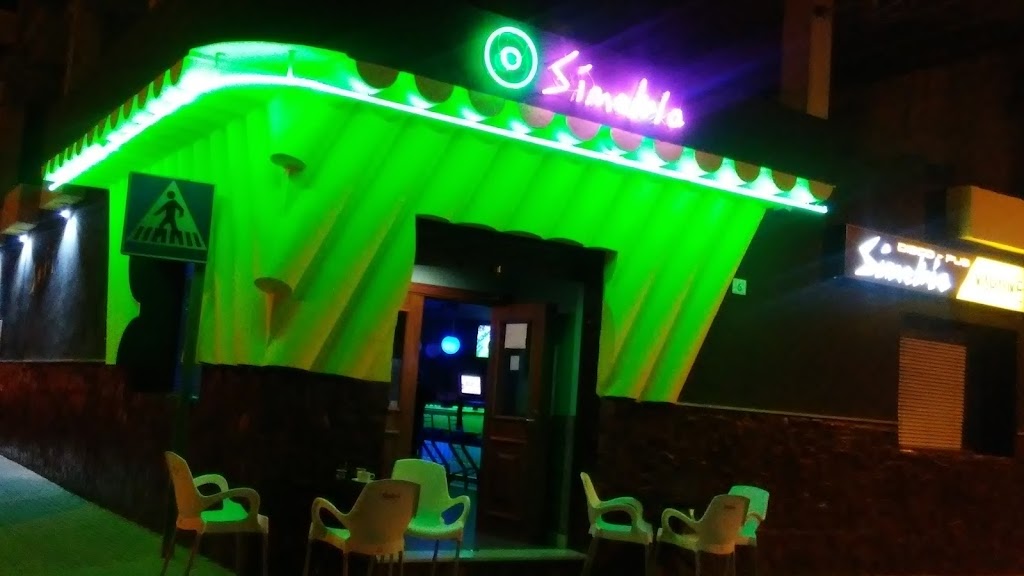 Pub Karaoke Simetria. — Del propietario