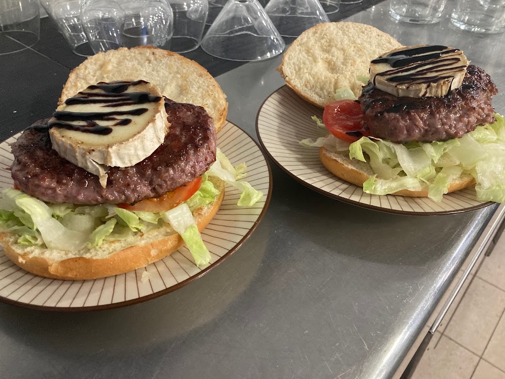 Cerveceria frankfurt EL TIPIC — Comida y bebida