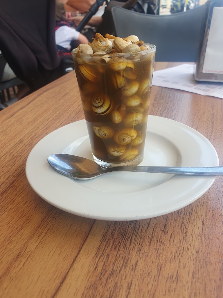 Bar restaurante El Mirador — Comida y bebida