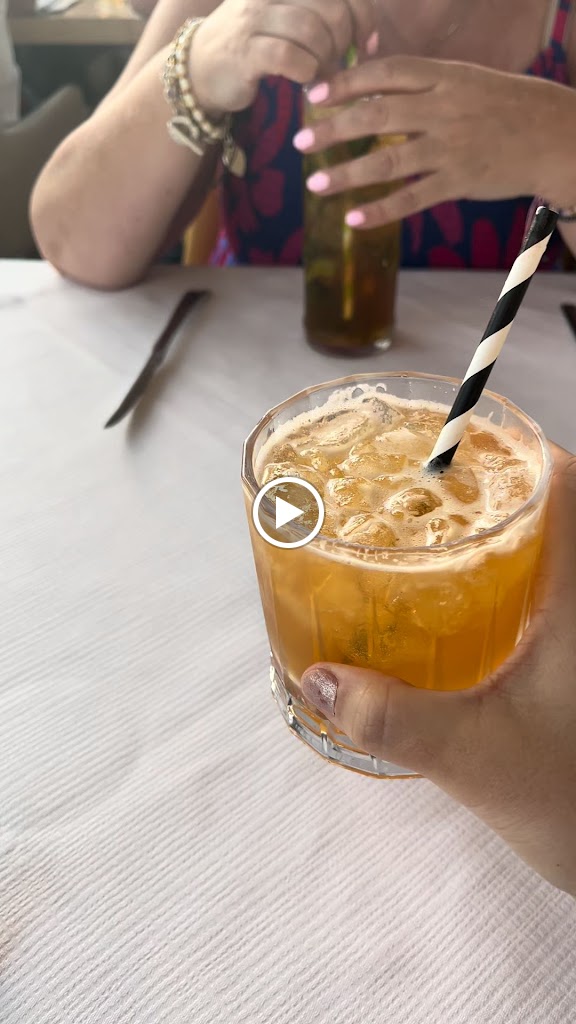 RESTAURANTE LUNA — Videos