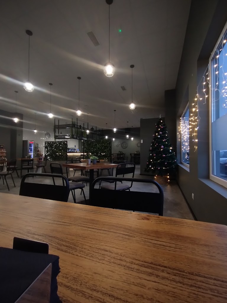 La Ofi Cafe Bar — Ambiente